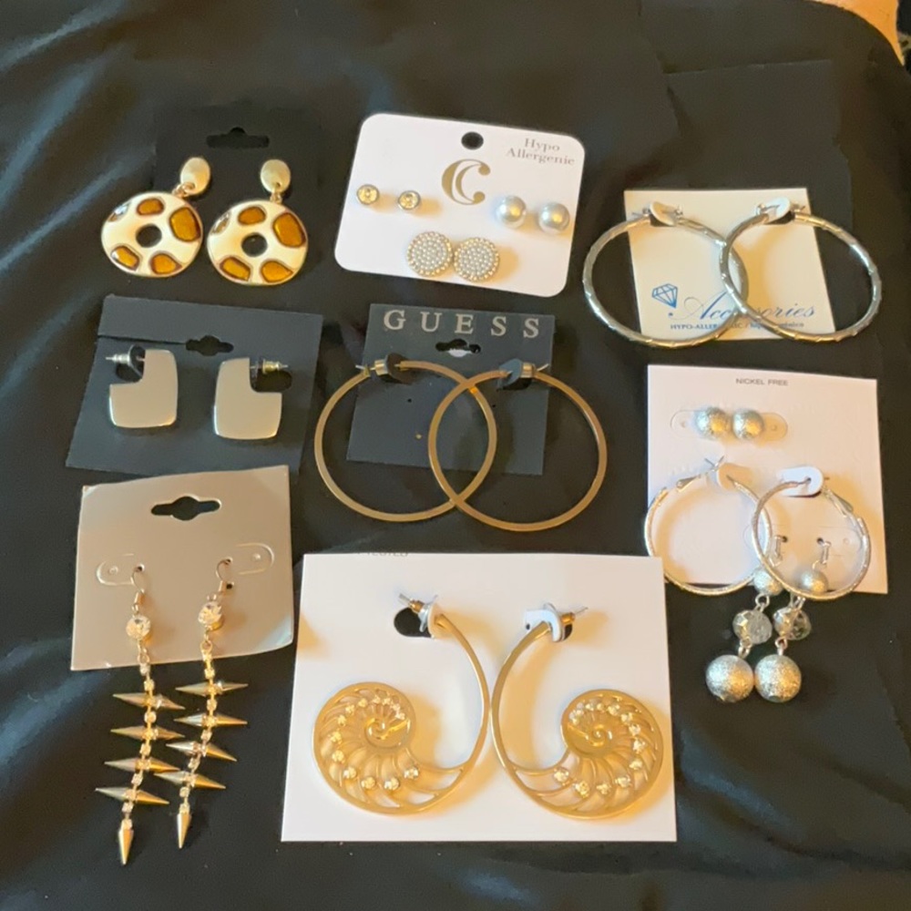 8 Pairs of Assorted Earrings,Guess, Charming Charlie, Gorgeous ♥️🔥❤️🔥💙🔥💕🔥